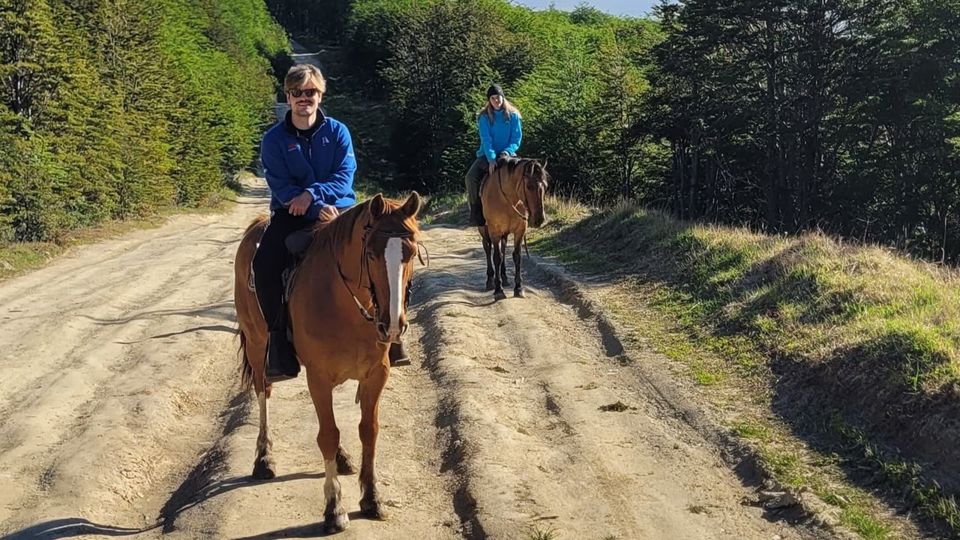 Passeio A Cavalo Pelo Lago Escondido foto 15
