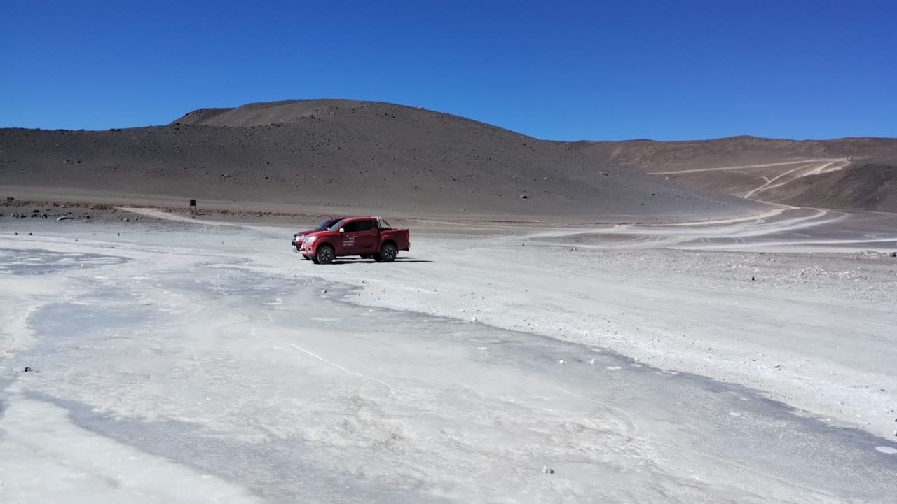 Campo De Piedra Pomez Con Carachi Pampa foto 3