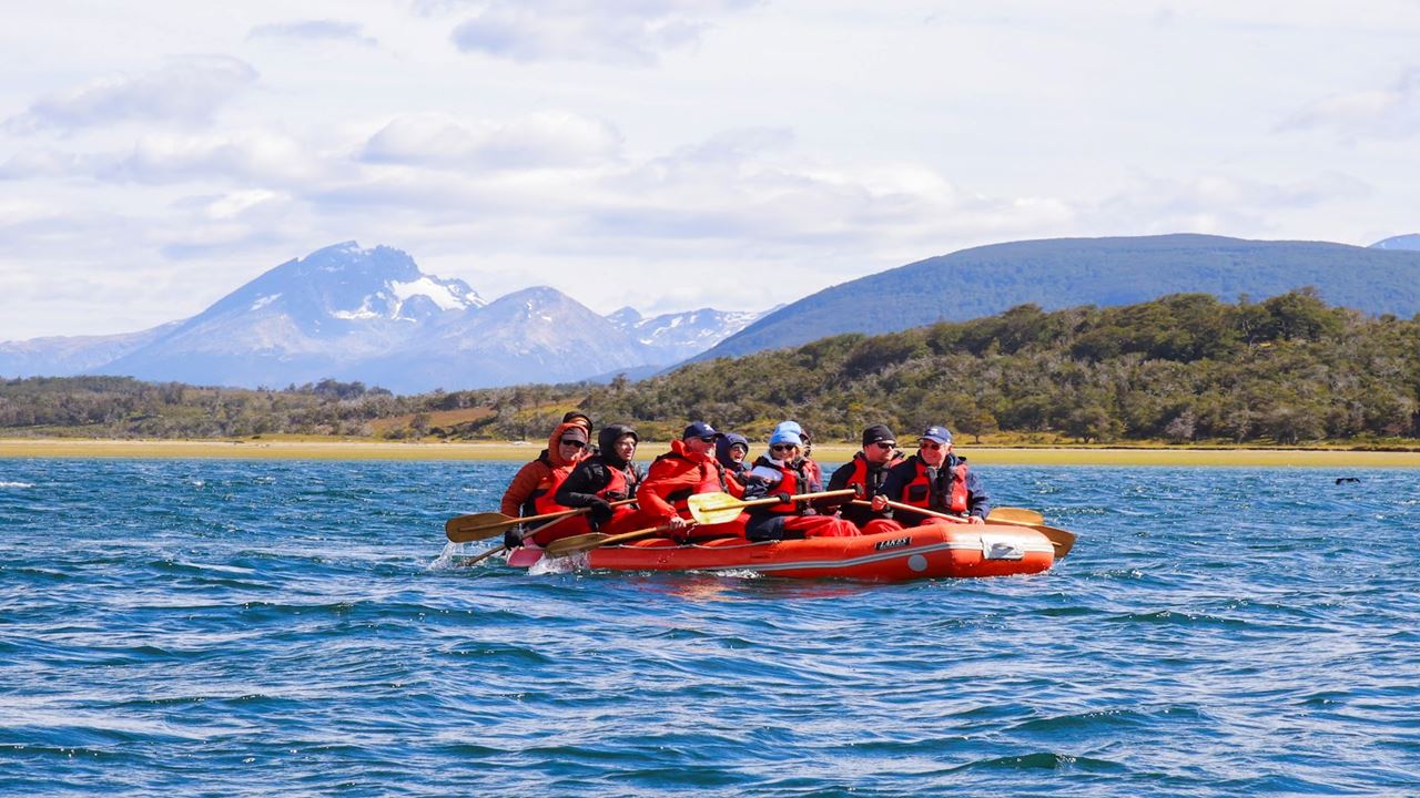 Canoeing On The Gable Channel (2)