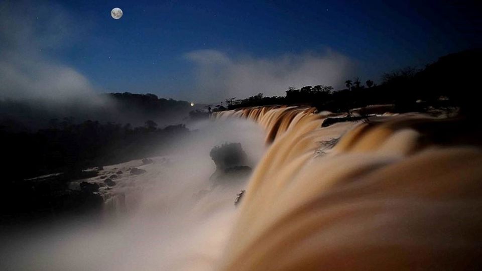 Cataratas Del Iguazu Con Luna Llena foto 3