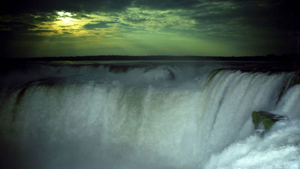 Cataratas Del Iguazu Con Luna Llena foto 4