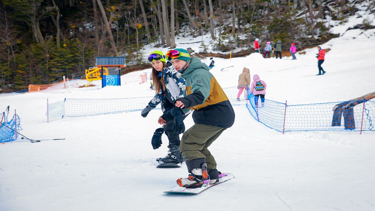Private Snowboarding Class In Cerro Martial (1)