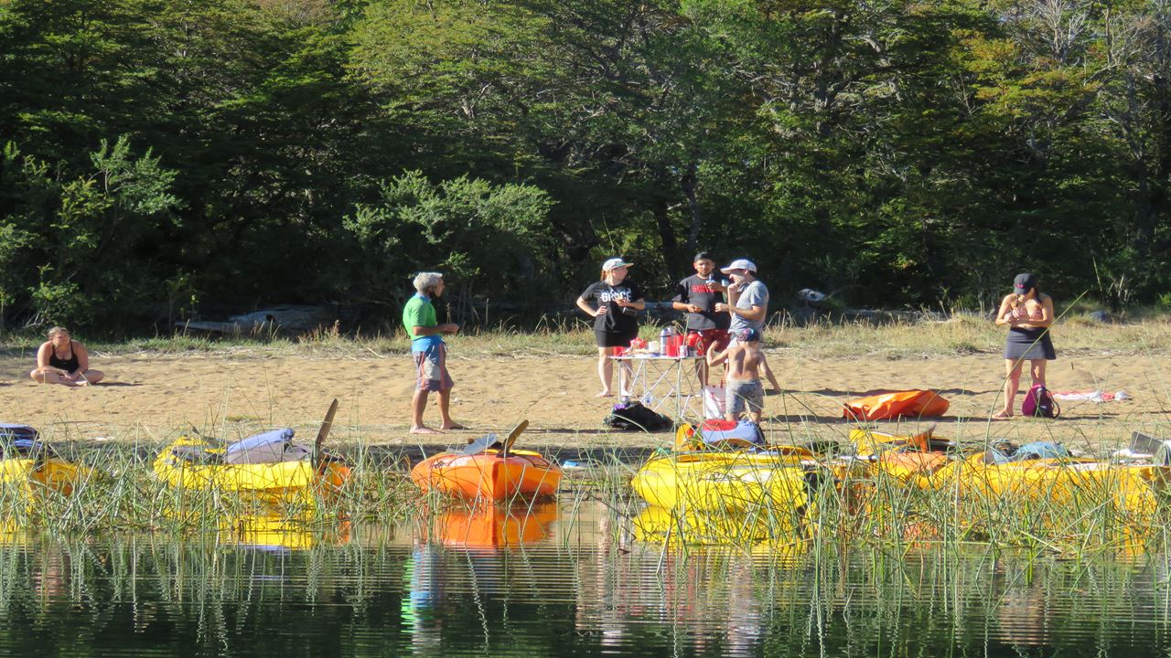 Experiência De Caiaque No Lago Lacar E Pichi Machonico foto 6