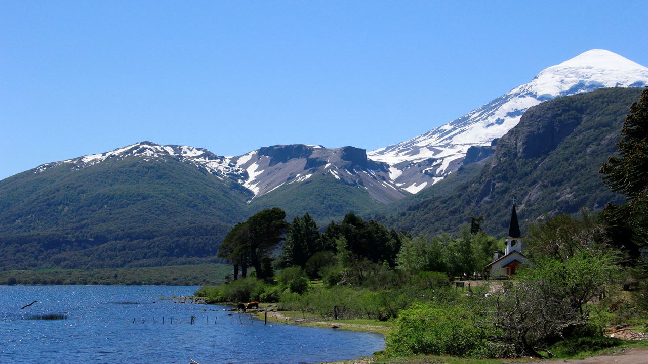Lago Huechulafquen Y Volcan Lanin foto 2