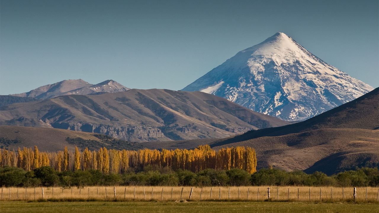Lago Huechulafquen Y Volcan Lanin foto 4