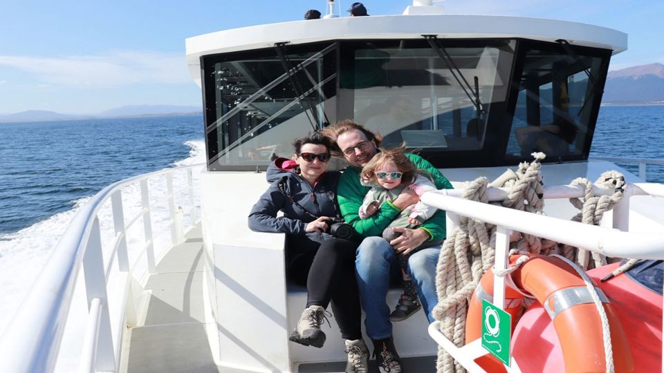 Navegación Canal De Beagle Y Caminata Con Pinguinos En Isla Martillo
 foto 5