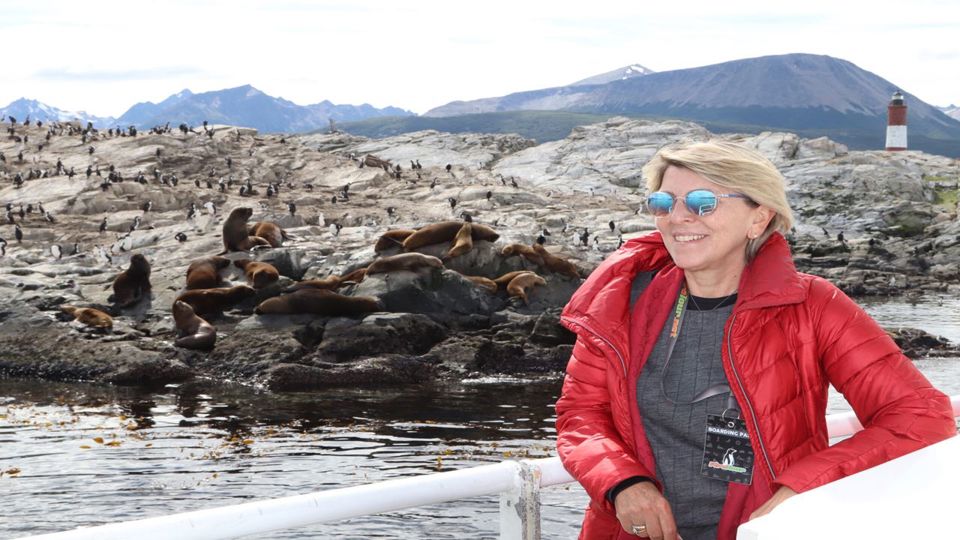 Navegación Canal De Beagle Y Caminata Con Pinguinos En Isla Martillo
 foto 7