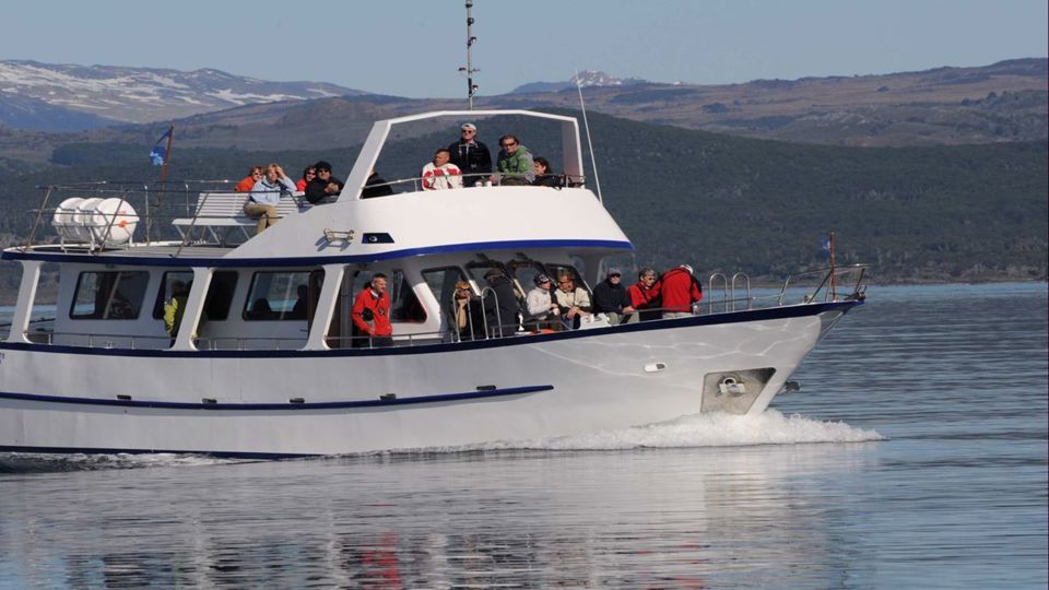 Yacht Navigation Through The Beagle Channel foto 3