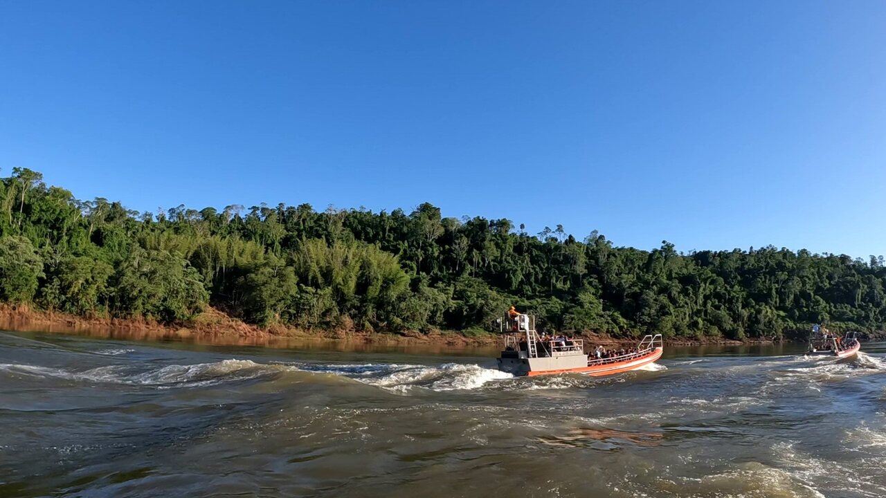 Navegacion Por Rio Iguazu (11)