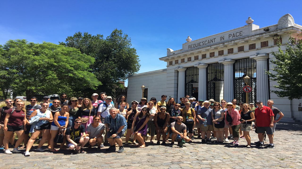Passeio A Pé Pelo Cemitério Recoleta foto 1