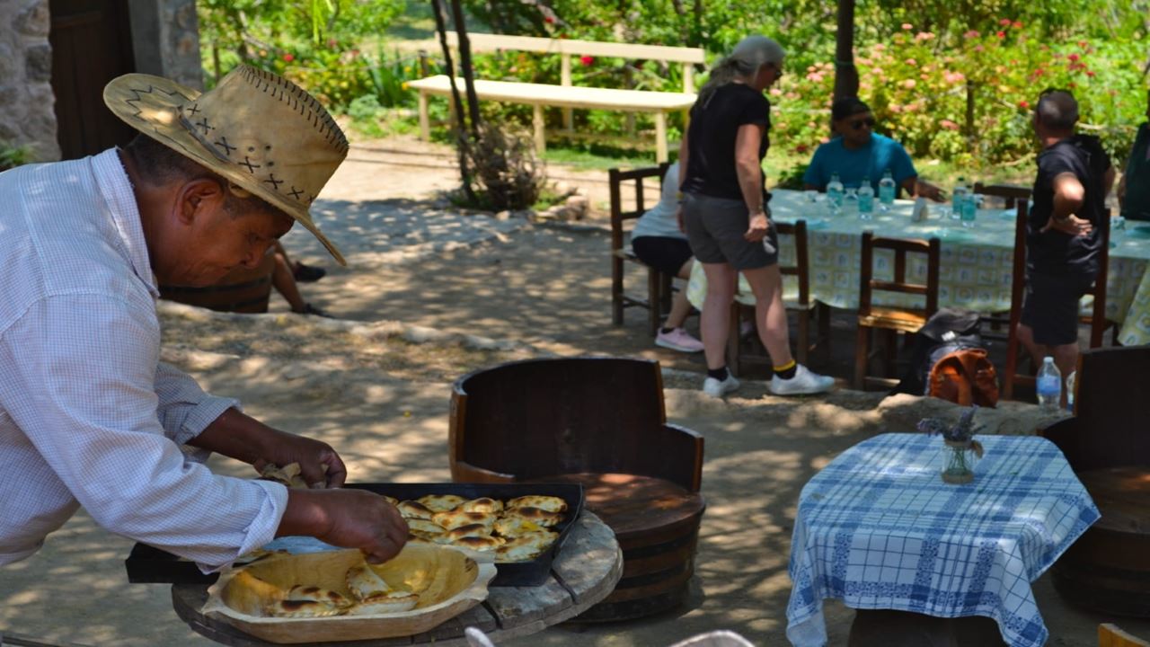 Trilha Com Almoço E Degustação Em La Rinconada foto 3